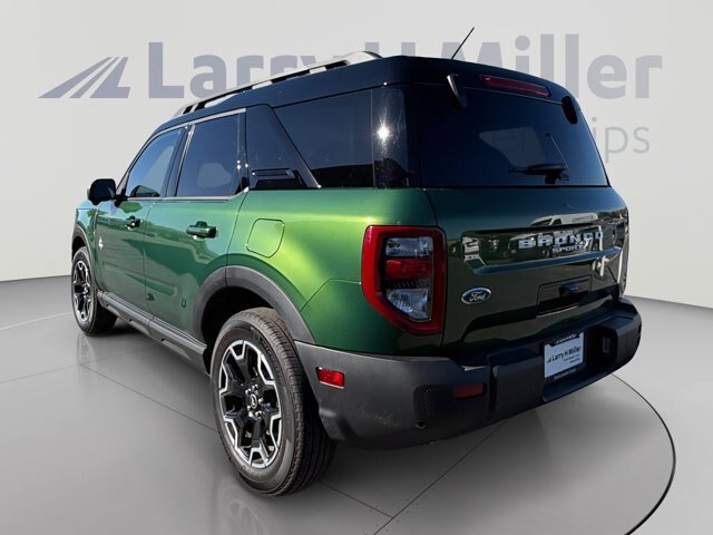 Certified 2025 Ford Bronco Sport Outer Banks w/ Outer Banks Tech Package+ AWD/4WD image 3