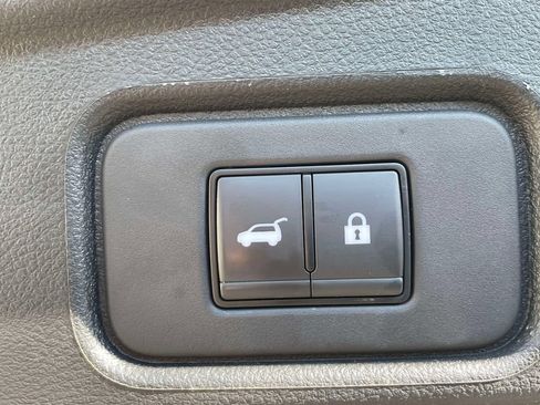Used 2025 Nissan Pathfinder Rock Creek AWD/4WD image 12