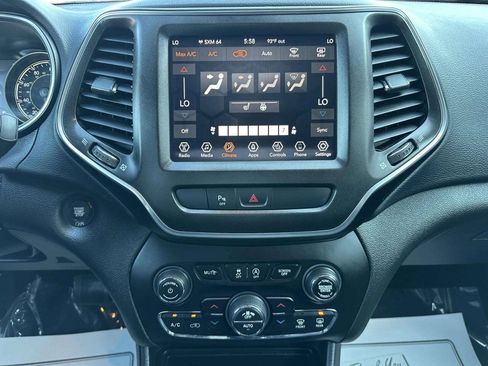 Used 2019 Jeep Cherokee Trailhawk w/ Cold Weather Group AWD/4WD image 21