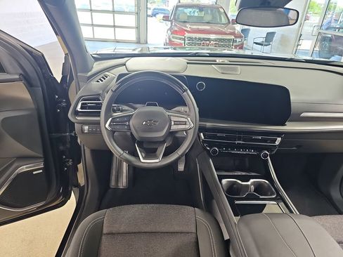 Used 2024 Chevrolet Traverse LT w/ Enhanced Driving Package AWD/4WD image 22