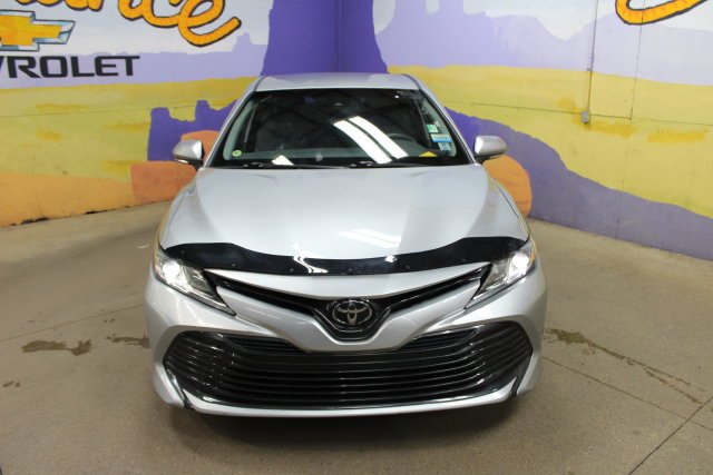 Used 2018 Toyota Camry LE FWD image 3