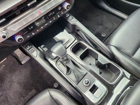 Used 2025 Kia Telluride S FWD image 19