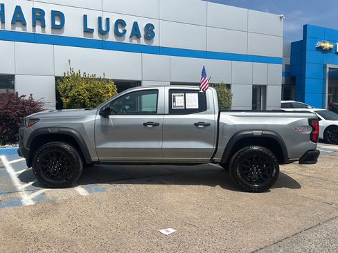 Used 2023 Chevrolet Colorado Trail Boss AWD/4WD image 8