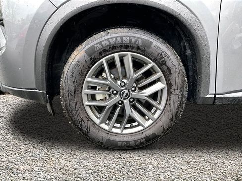 Used 2024 Nissan Rogue S AWD/4WD image 8