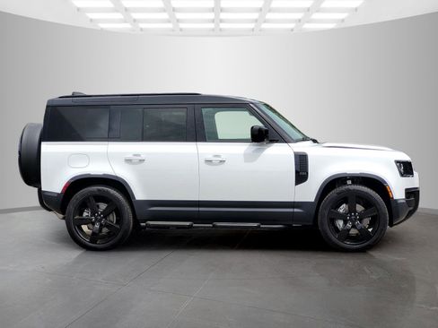 New 2026 Land Rover Defender 110 S AWD/4WD image 7