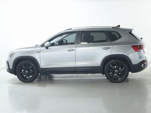 Used 2023 Volkswagen Taos SE w/ Panoramic Sunroof Package AWD/4WD image 41