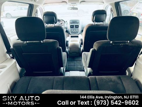 Used 2014 Dodge Grand Caravan SXT image 9