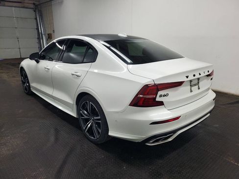 Used 2022 Volvo S60 B5 R-Design w/ Advanced Package image 5