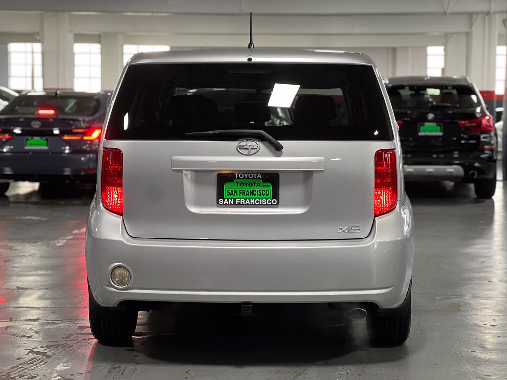 Used 2008 Scion xB FWD image 4