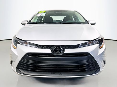 Used 2025 Toyota Corolla LE image 11