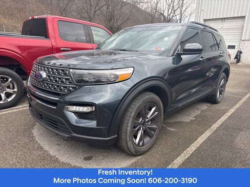 Used 2022 Ford Explorer XLT w/ Equipment Group 202A image 1