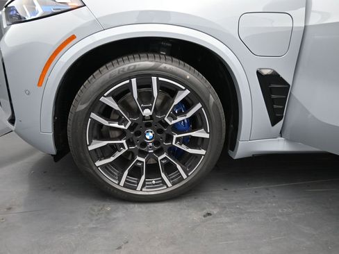 New 2026 BMW X5 xDrive50e image 4