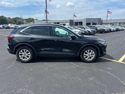 Used 2023 Ford Escape Active AWD/4WD image 3