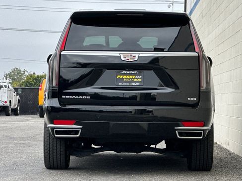 Used 2021 Cadillac Escalade Premium Luxury RWD image 5
