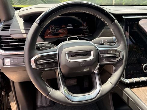 Used 2026 GMC Acadia Denali w/ Super Cruise Package FWD image 32