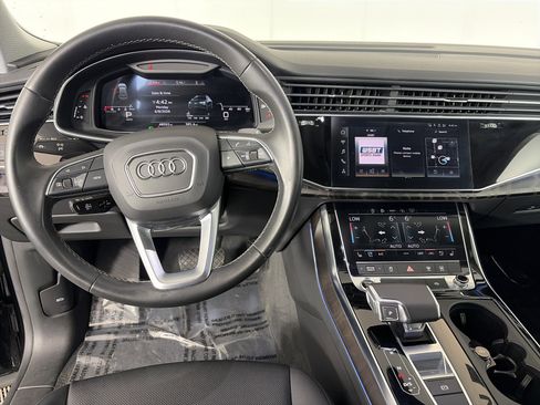 Used 2022 Audi Q8 Premium Plus AWD/4WD image 3