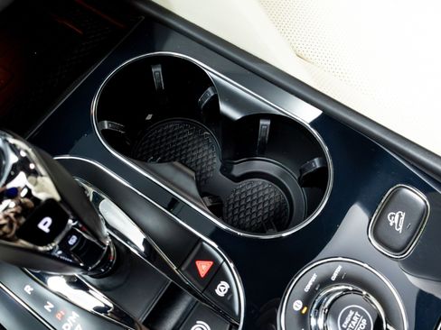 Used 2021 Bentley Bentayga V8 First Edition w/ First Edition Specification image 73