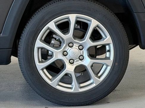 Used 2023 Jeep Compass Latitude w/ Sun and Sound Group AWD/4WD image 8