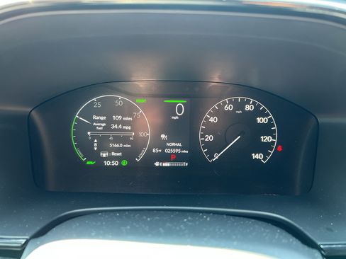 Used 2025 Honda CR-V Sport Touring image 13