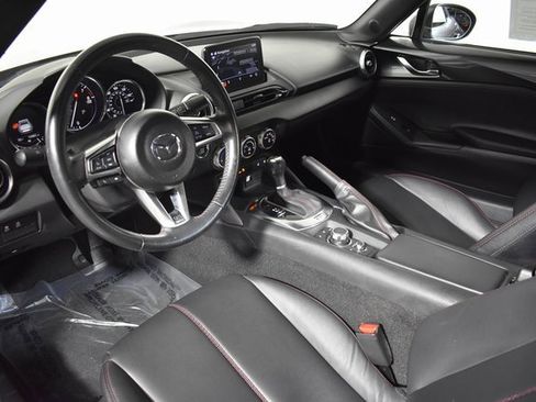 Used 2019 MAZDA MX-5 Miata RF Grand Touring image 12