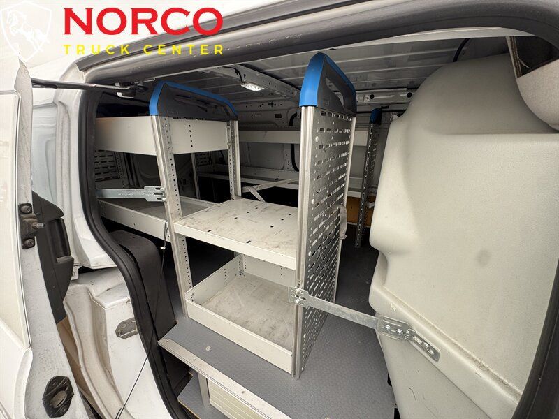 Used 2016 Ford Transit Connect XL FWD image 3