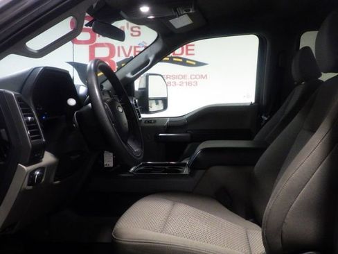 Used 2021 Ford F250 XLT w/ XLT Premium Package image 8