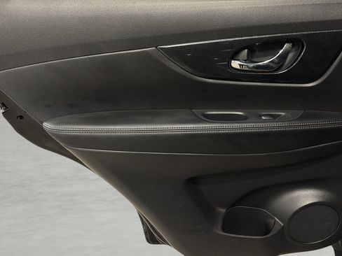 Used 2016 Nissan Rogue SL AWD/4WD image 17