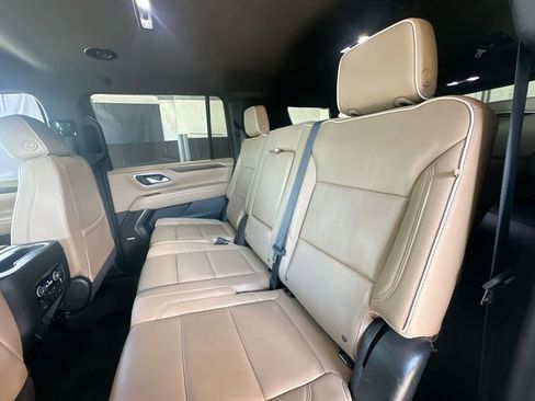 Used 2024 Chevrolet Suburban Premier RWD image 22