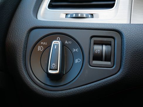 Used 2015 Volkswagen Golf TDI SE image 26