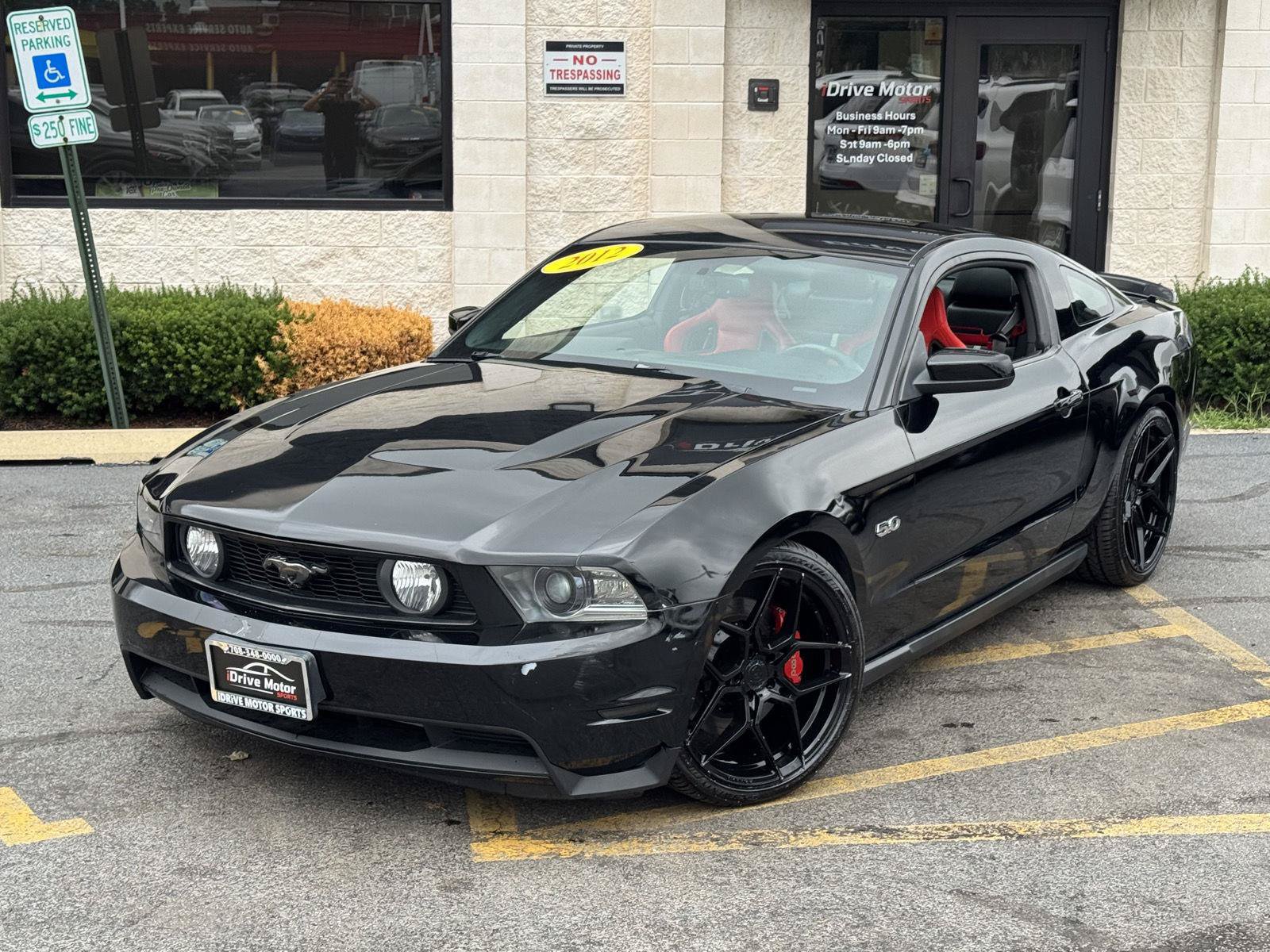 Used 2012 Ford Mustang GT Premium w/ HID Headlamps & Security Pkg RWD image 4