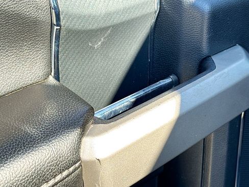 Used 2019 Ford F150 Lariat image 17