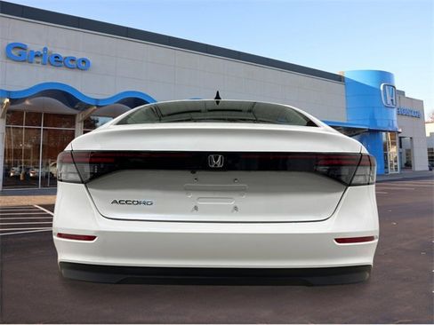 New 2025 Honda Accord SE image 4