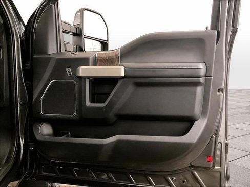 Used 2019 Ford F250 Lariat w/ Lariat Value Package AWD/4WD image 23