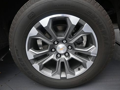 Used 2025 Chevrolet Silverado 1500 High Country RWD image 10