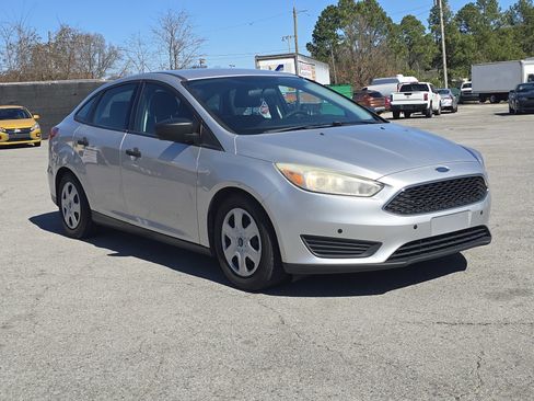 Used 2016 Ford Focus S image 6