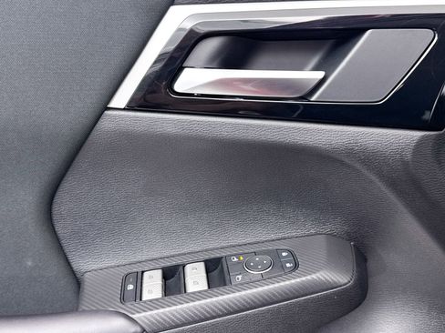 Used 2024 Mitsubishi Outlander ES image 25