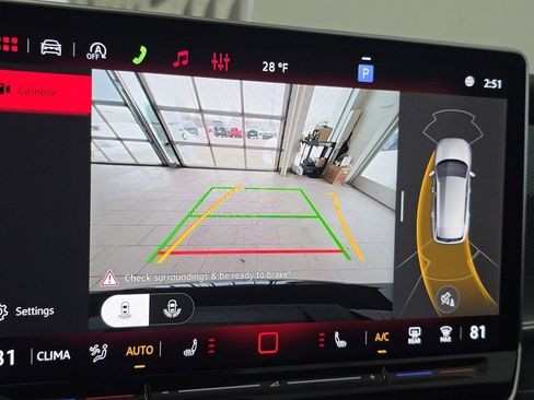 New 2026 Volkswagen Tiguan SE image 4