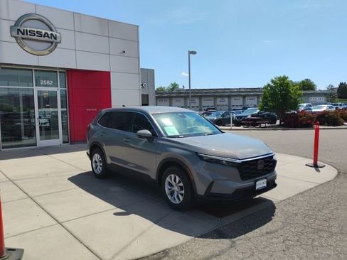 Used 2025 Honda CR-V LX image 3