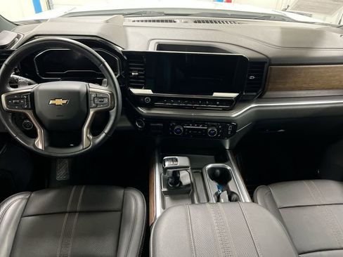 Used 2023 Chevrolet Silverado 1500 High Country w/ Technology Package image 10