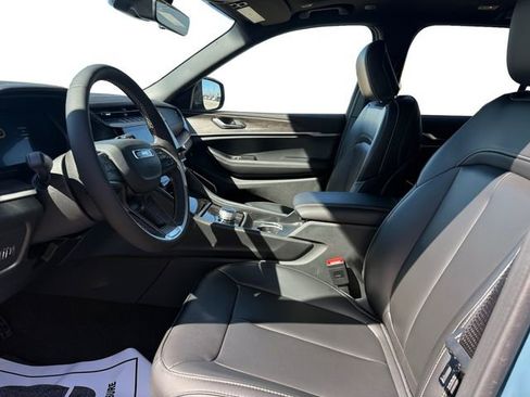 New 2026 Jeep Grand Cherokee Limited w/ Limited Altitude Package image 9