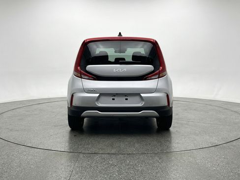 Used 2025 Kia Soul LX w/ LX Technology Package FWD image 7