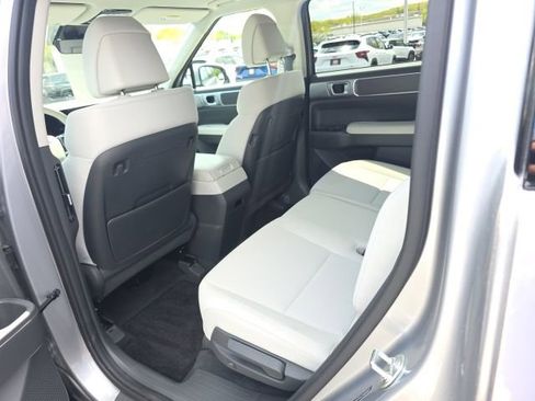 Used 2025 Hyundai Santa Fe SE AWD/4WD image 26