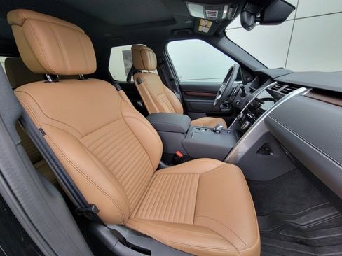 Used 2024 Land Rover Discovery Dynamic SE image 21