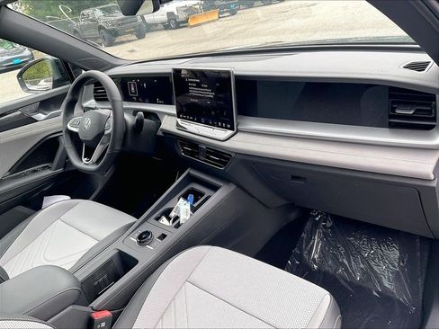 New 2026 Volkswagen Tiguan SE R-Line AWD/4WD image 10