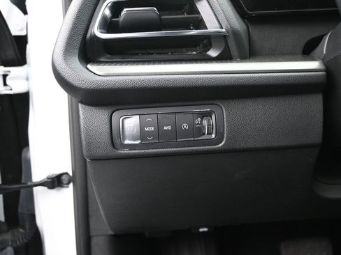 Certified 2025 Chevrolet Traverse LT image 13