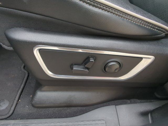 Used 2026 RAM 1500 Laramie AWD/4WD image 11