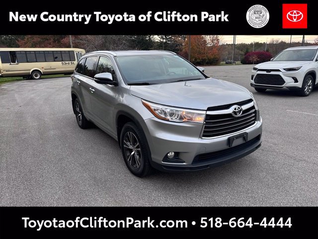 Used 2016 Toyota Highlander XLE AWD/4WD image 1