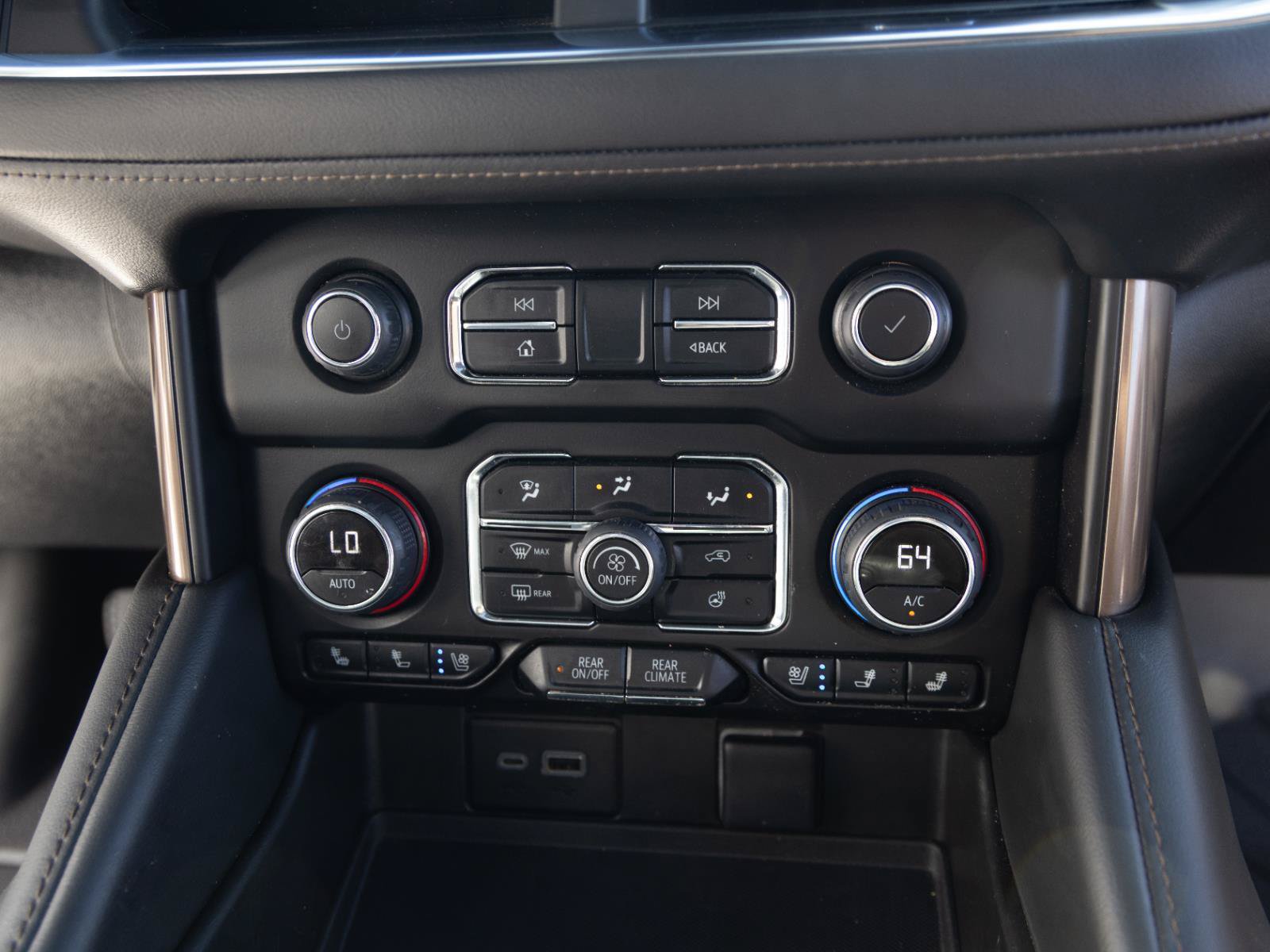 Used 2024 Chevrolet Tahoe High Country w/ Advanced Technology Package AWD/4WD image 41