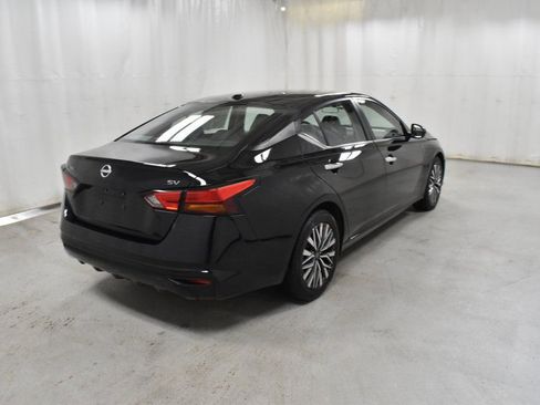 Used 2023 Nissan Altima 2.5 SV image 5