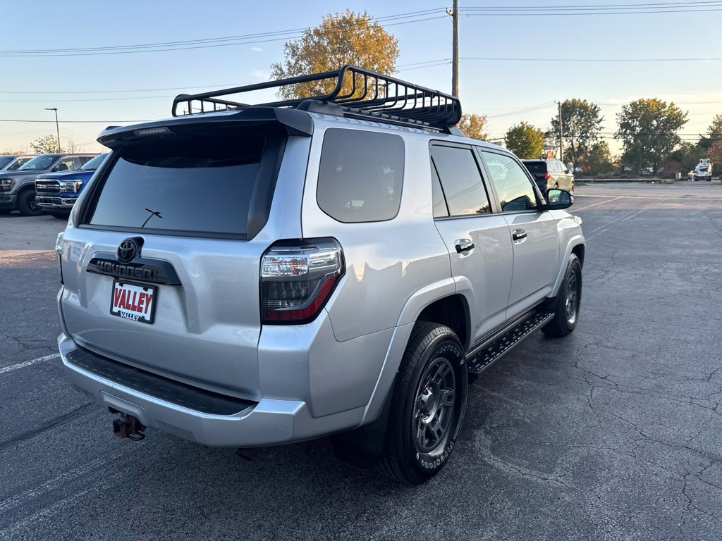 Used 2020 Toyota 4Runner Venture w/ Moonroof Package AWD/4WD image 3